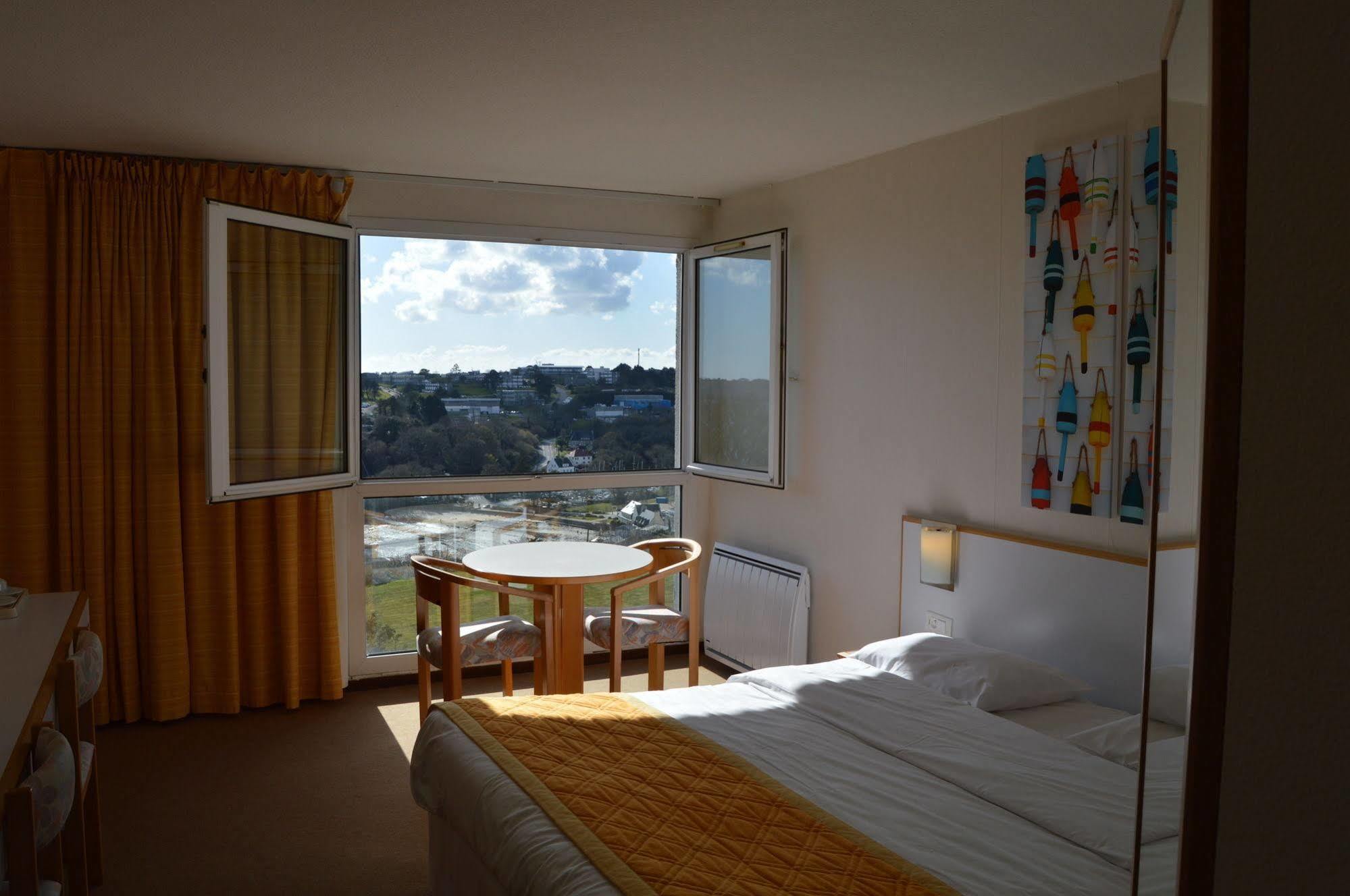 Logis Hotel Du Belvedere ブレスト エクステリア 写真