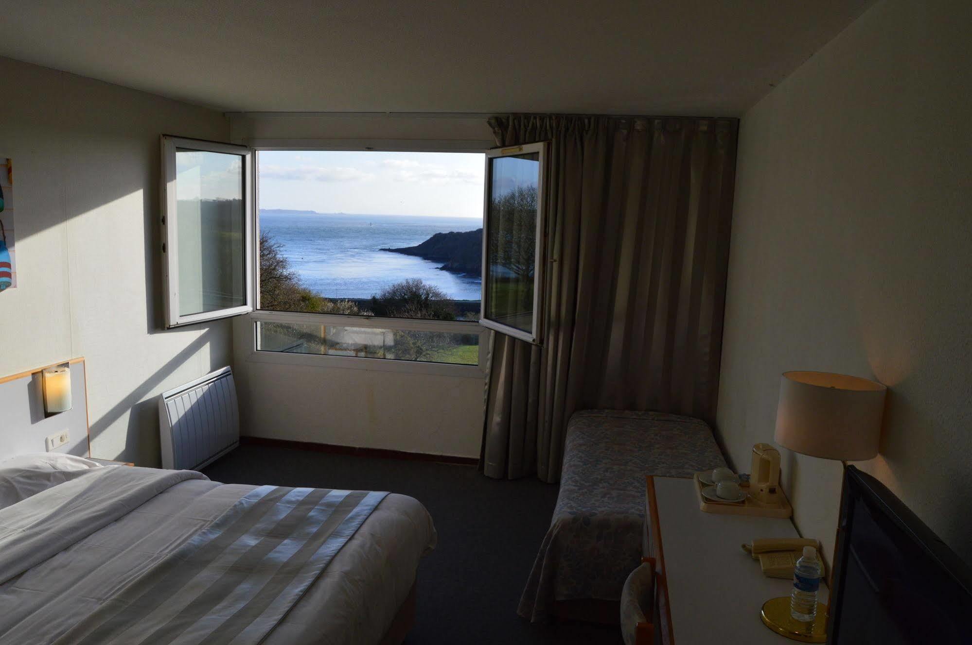 Logis Hotel Du Belvedere ブレスト エクステリア 写真